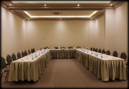 lily hotel suite mubarraz