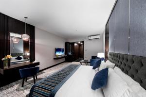 lily hotel suite mubarraz