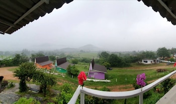 Ingmhok Country Mountain View Resort,Ratchaburi>>Ban Bo Wi,3 star