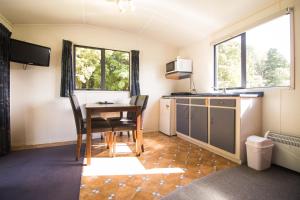 Stratford Motel & Holiday Park,Mount Taranaki>>Eltham,2 star