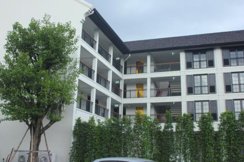buri siri hotel
