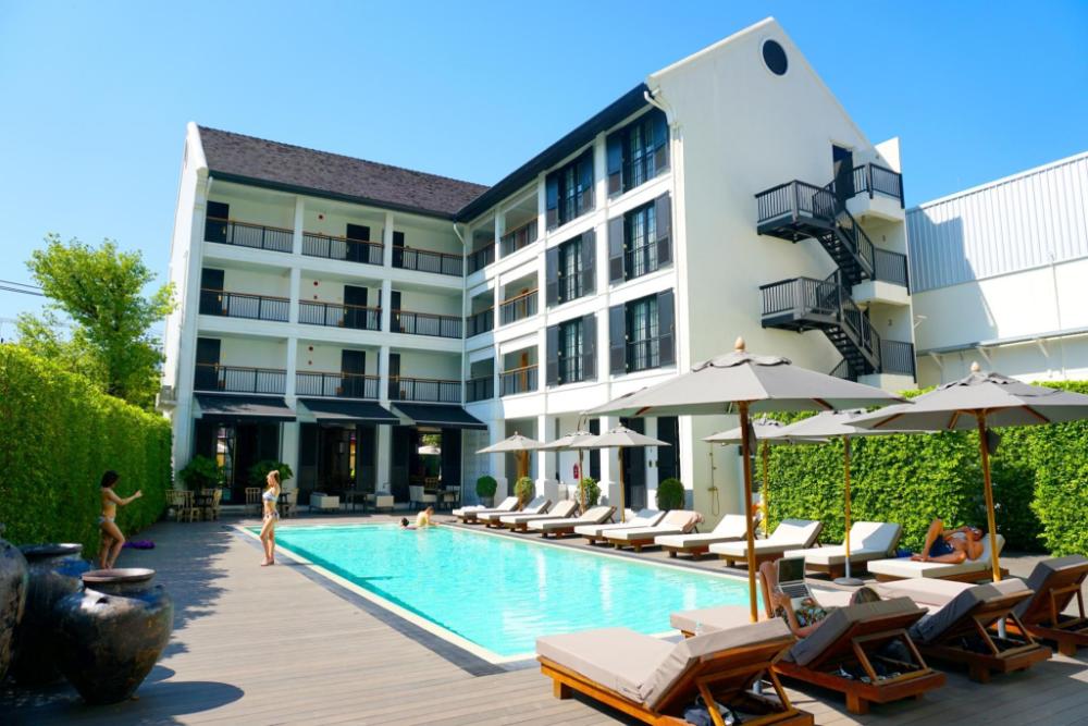 buri siri hotel