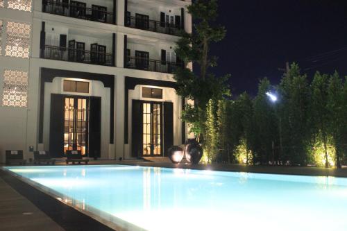 buri siri hotel