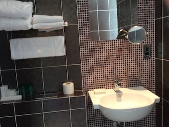 the fitzrovia belle hotel