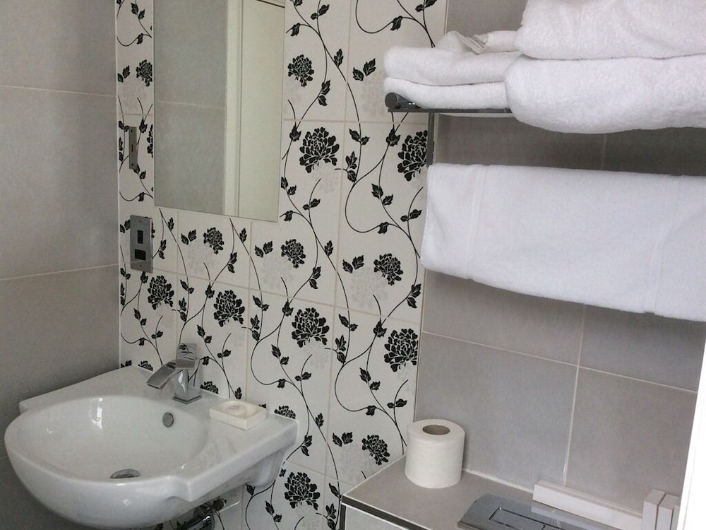 the fitzrovia belle hotel