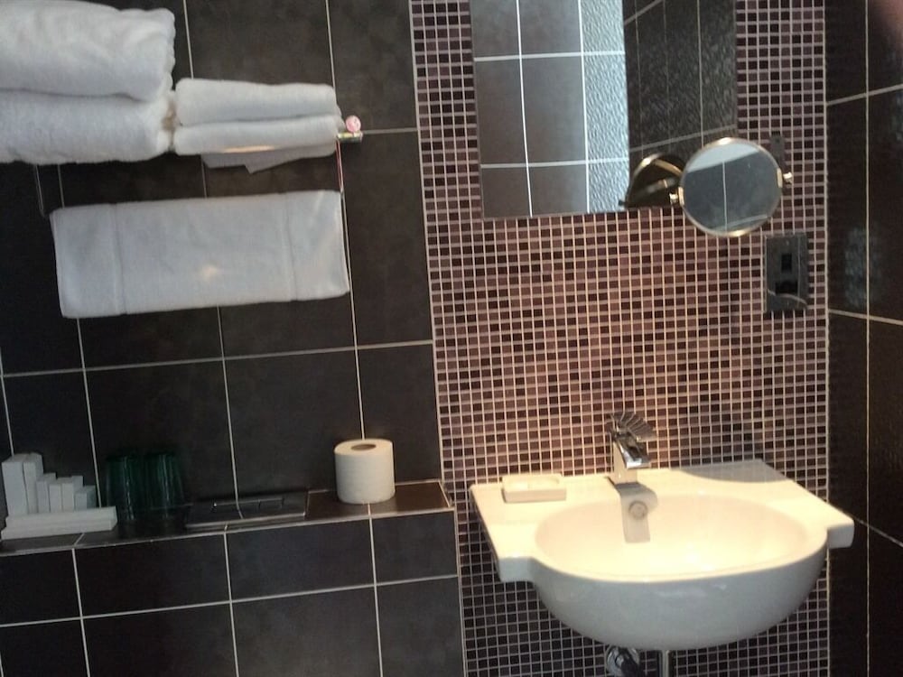 the fitzrovia belle hotel