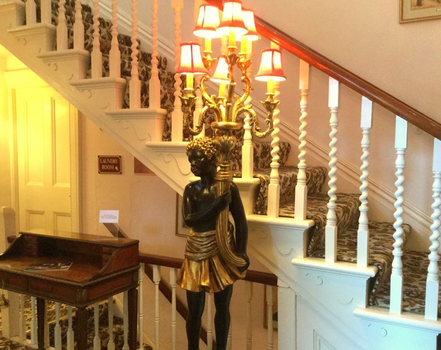 muntham holiday apartments and town house