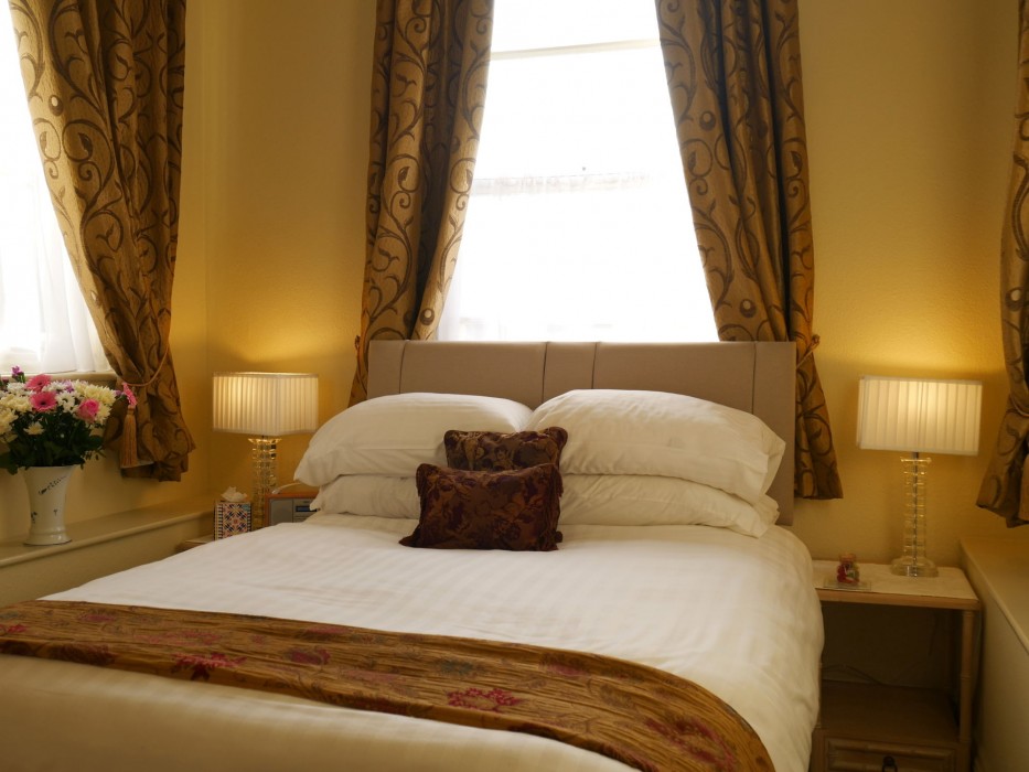 muntham holiday apartments and town house