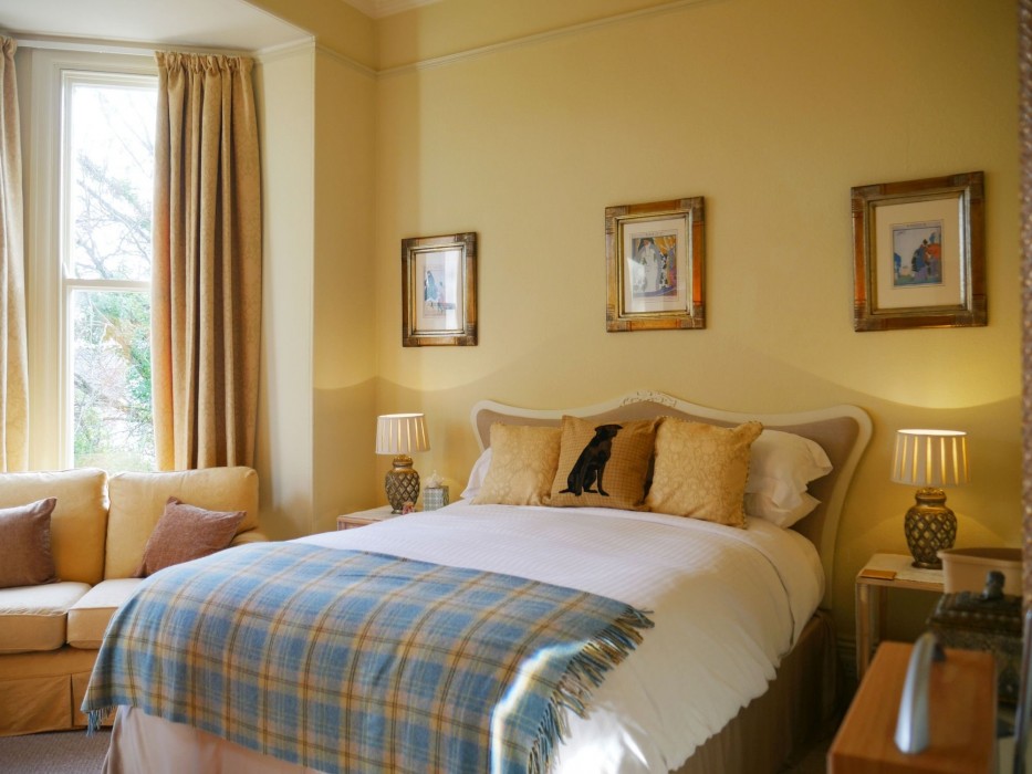 muntham holiday apartments and town house