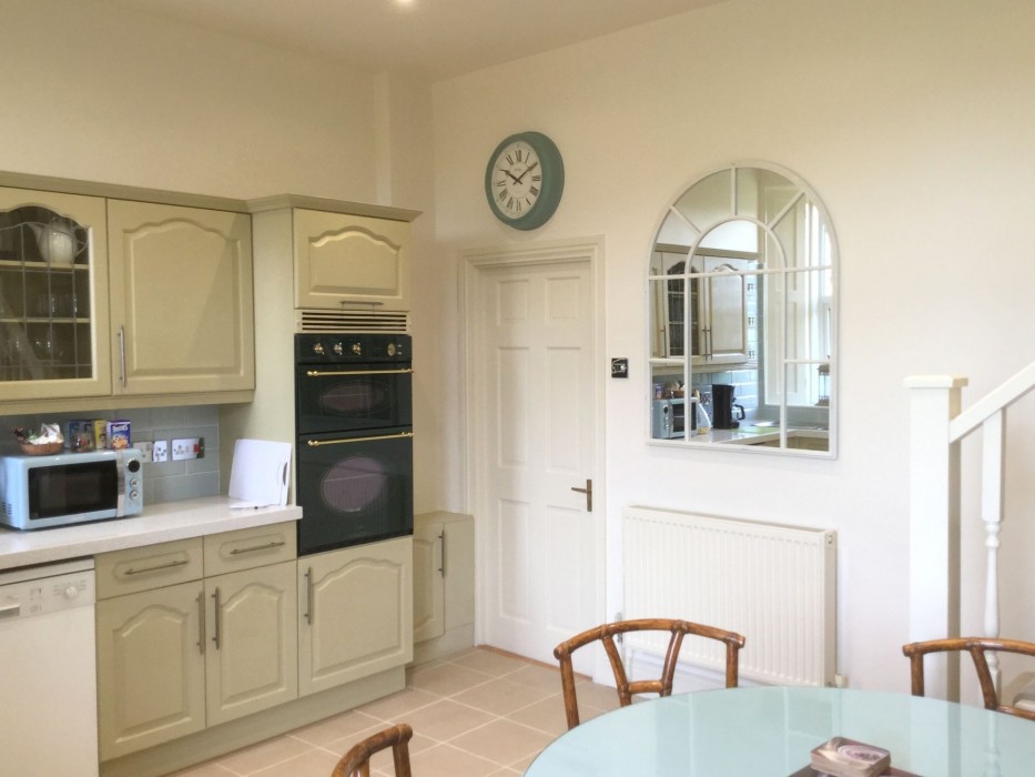 muntham holiday apartments and town house