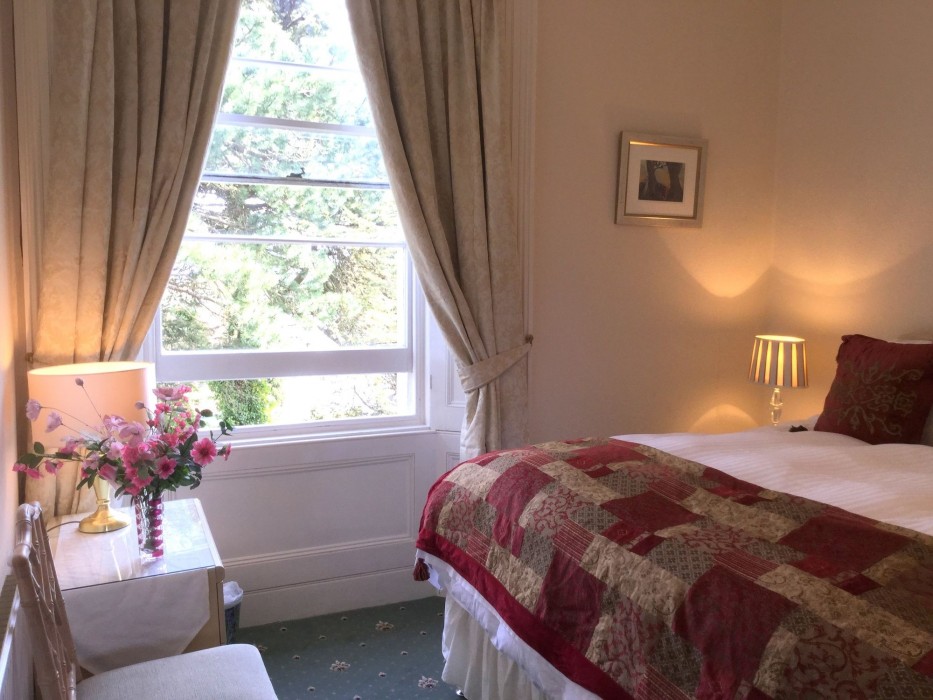 muntham holiday apartments and town house