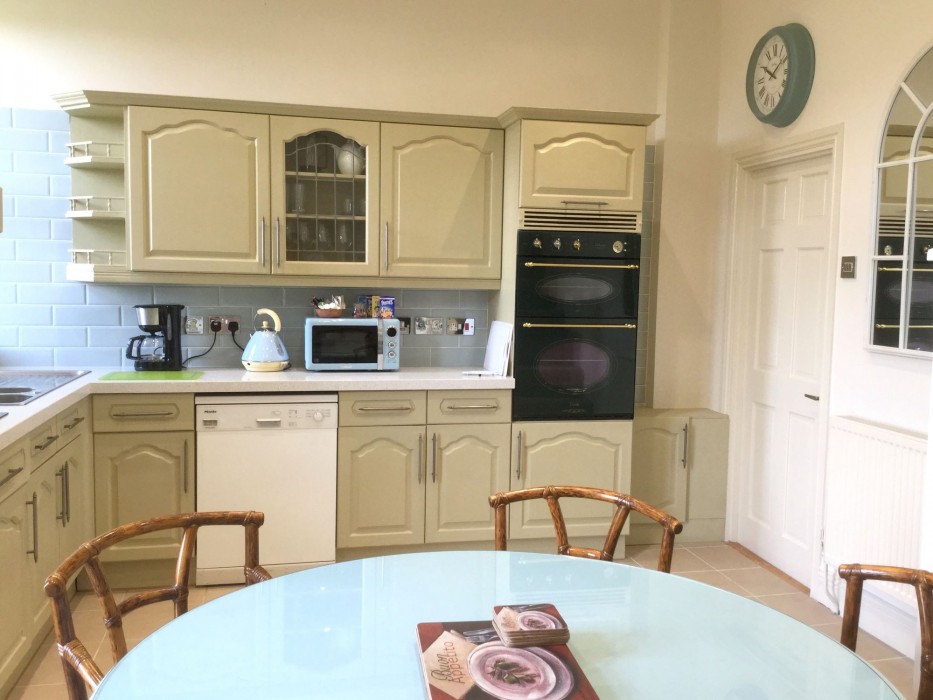 muntham holiday apartments and town house