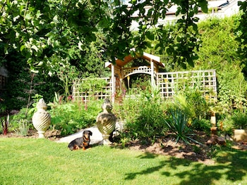 muntham holiday apartments and town house