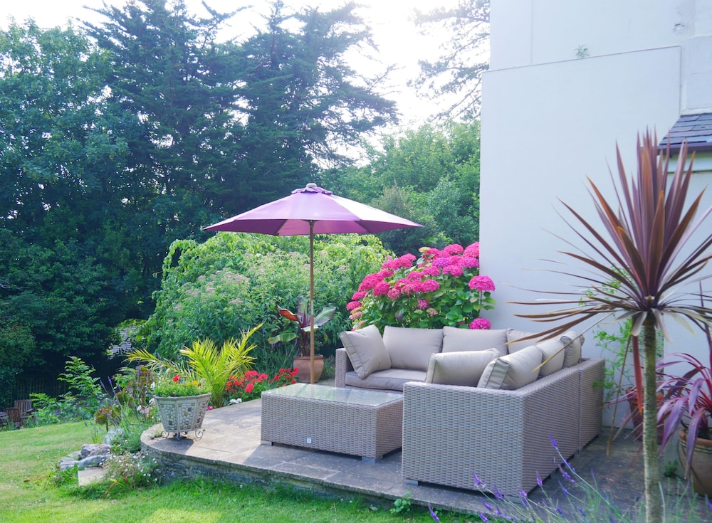 muntham holiday apartments and town house