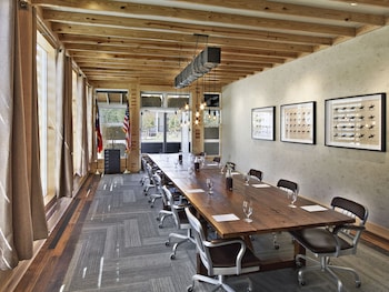 cavalry court by valencia hotel collection