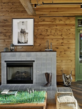 Cavalry Court, By Valencia Hotel Collection,Brazos County>>Brazos,4 star