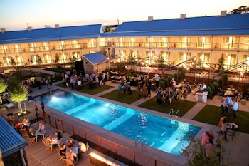 cavalry court by valencia hotel collection