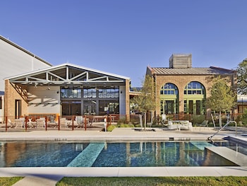 cavalry court by valencia hotel collection