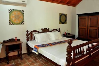 the waves beach chalets