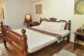 the waves beach chalets