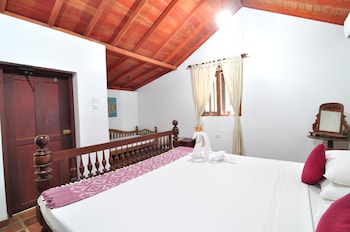 the waves beach chalets