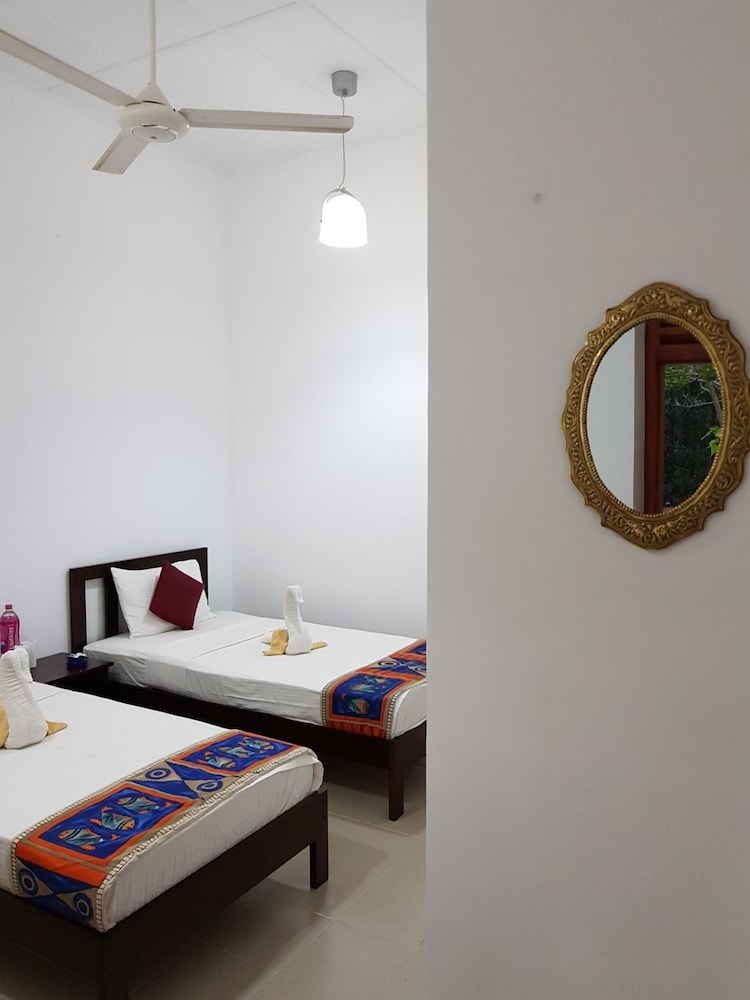 the waves beach chalets