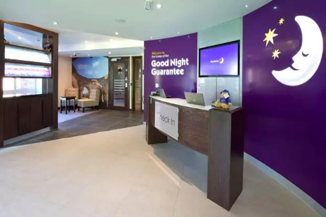 Premier Inn Farnham,,2 star