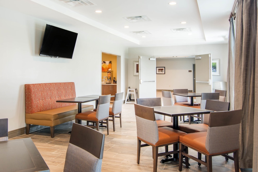 comfort inn and suites