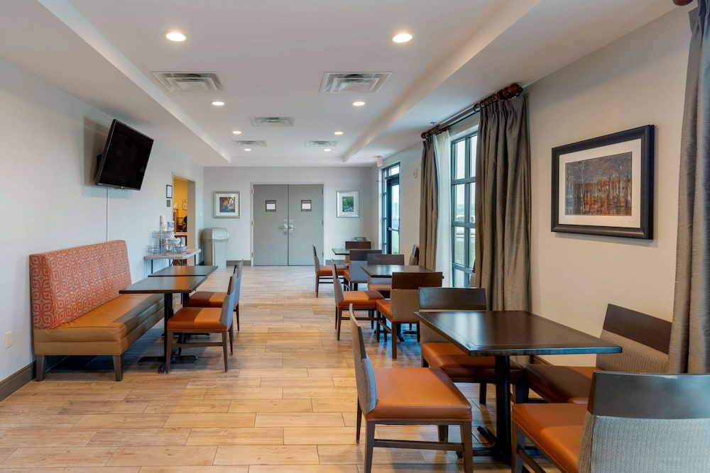 comfort inn and suites