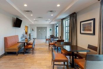 comfort inn and suites