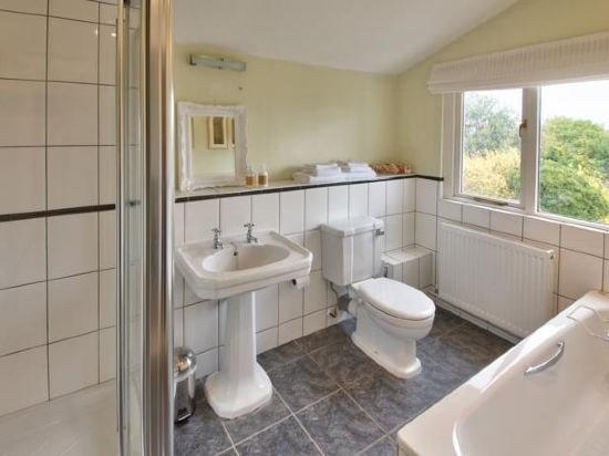 holly tree house adults only