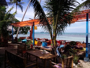 i talay beach bar and cottage taling ngam