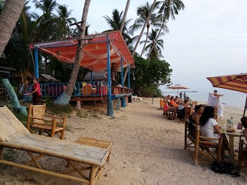 i talay beach bar and cottage taling ngam