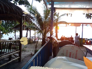 i talay beach bar and cottage taling ngam