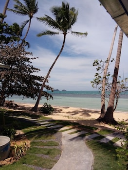 i talay beach bar and cottage taling ngam