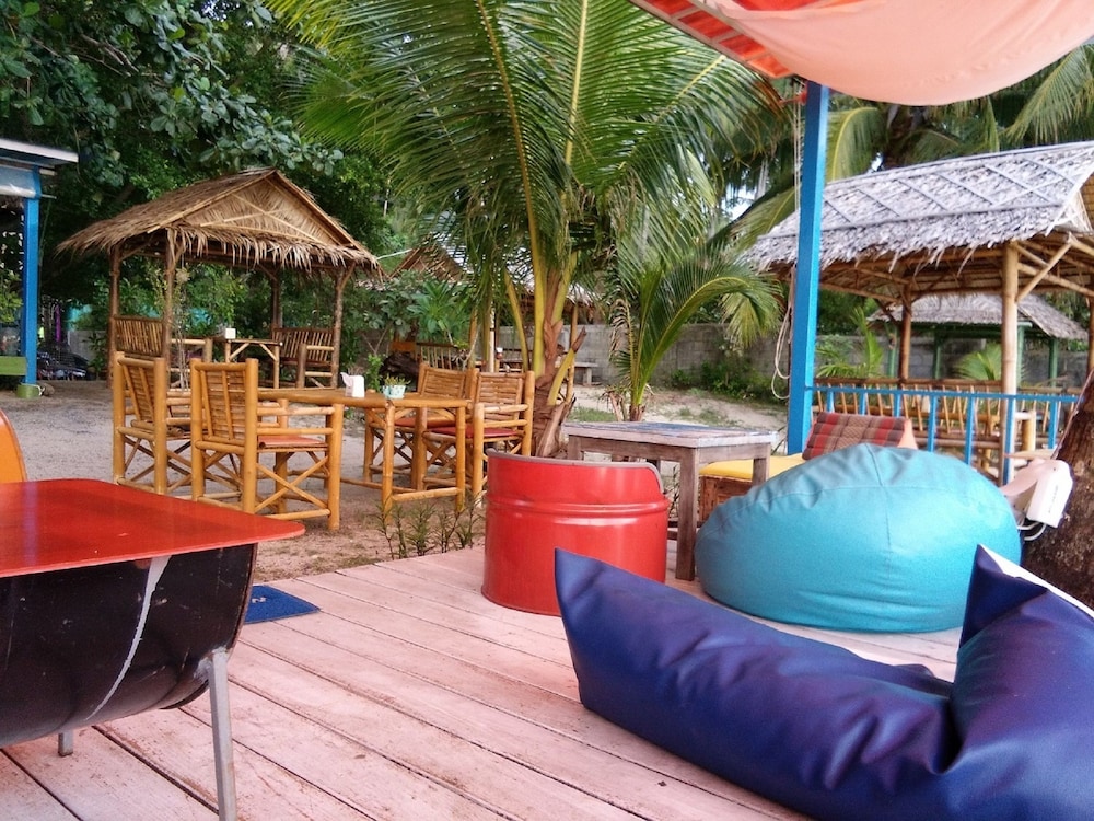 i talay beach bar and cottage taling ngam