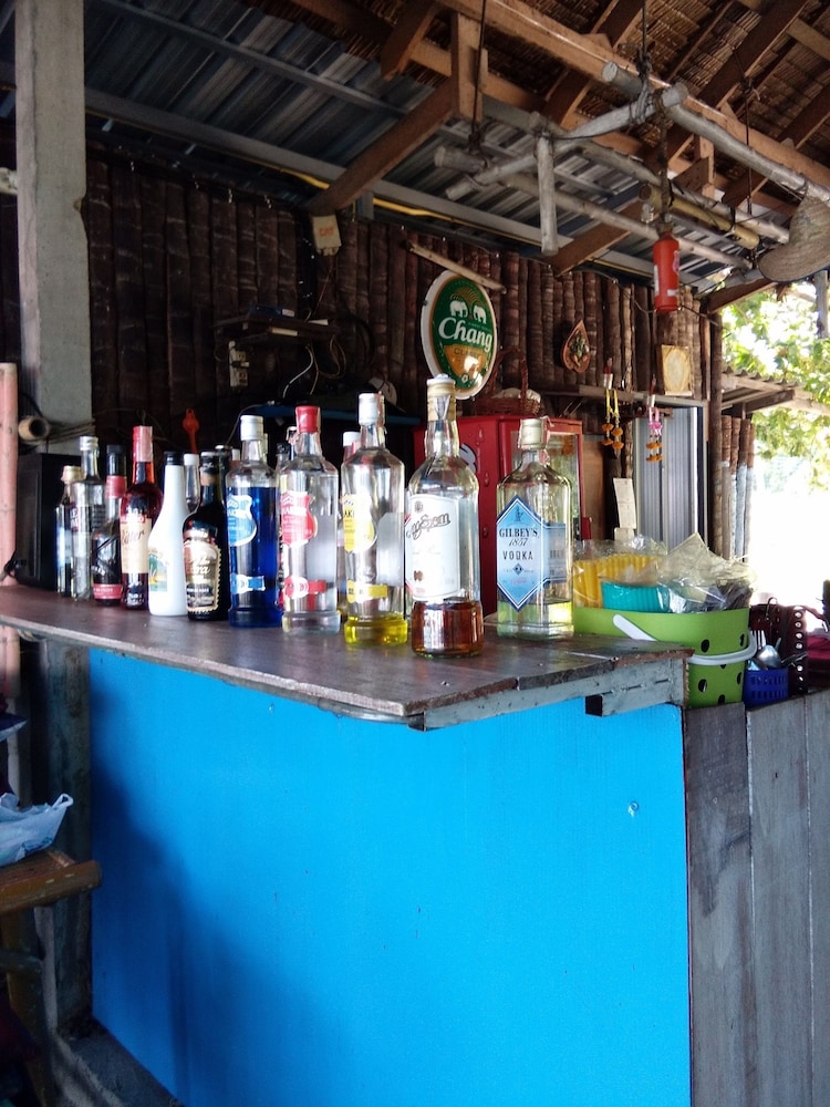 i talay beach bar and cottage taling ngam