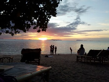 i talay beach bar and cottage taling ngam