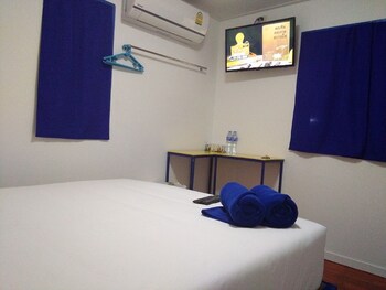 i talay beach bar and cottage taling ngam
