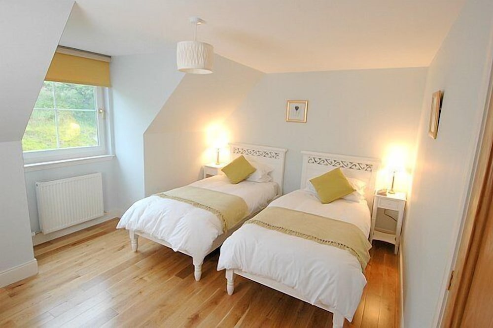 bcc lochness cottages