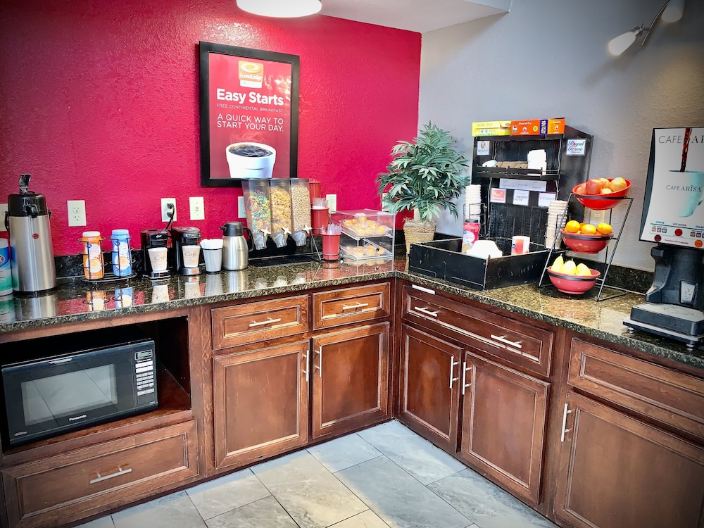 econo lodge forrest city i 40