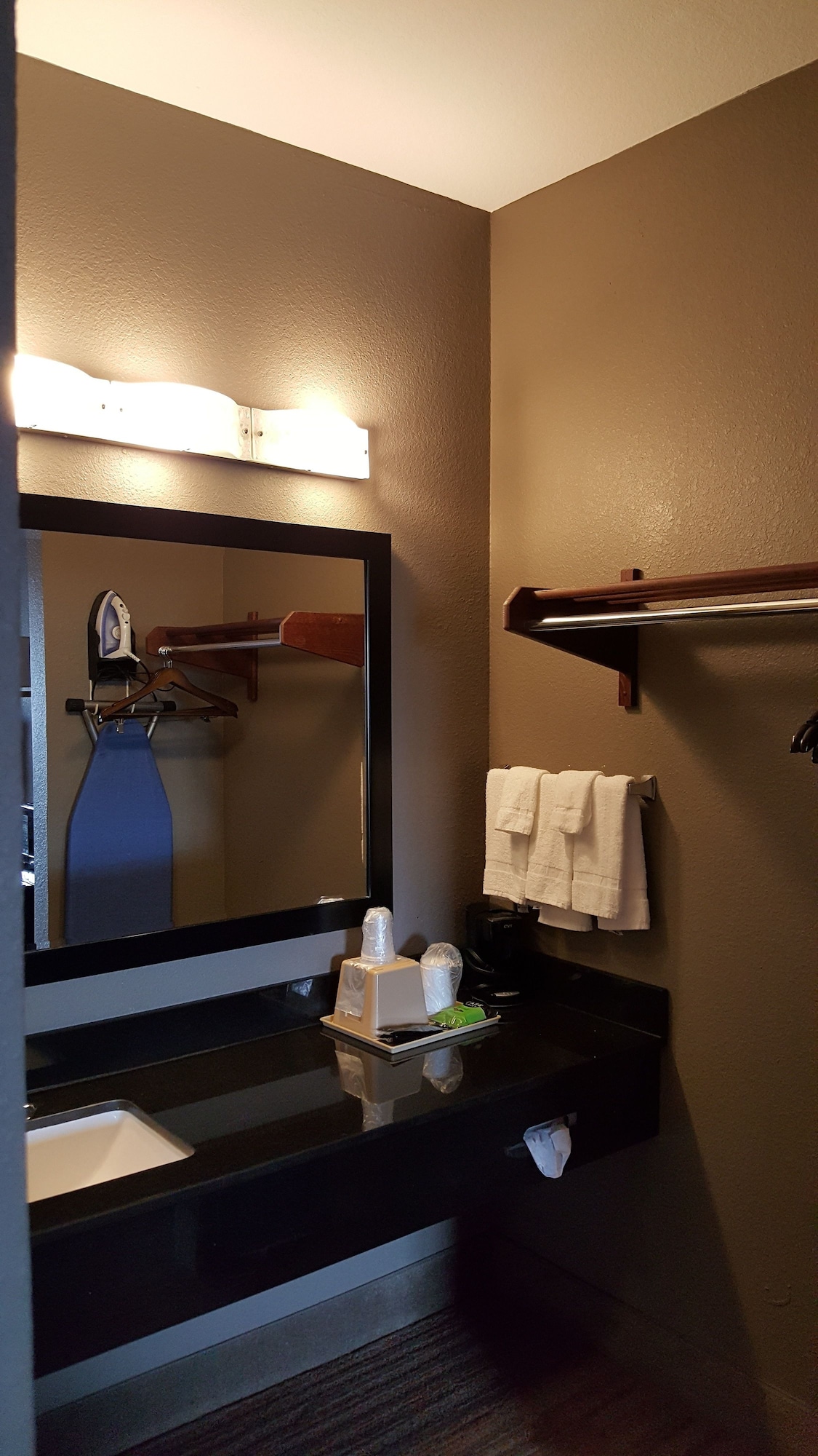 econo lodge forrest city i 40