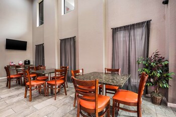 econo lodge forrest city i 40