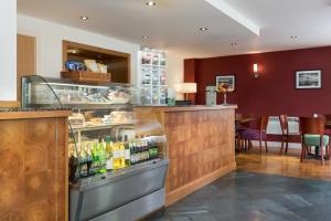 the lodge in the vale