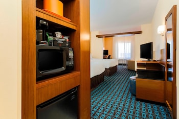 fairfield inn and suites pecos