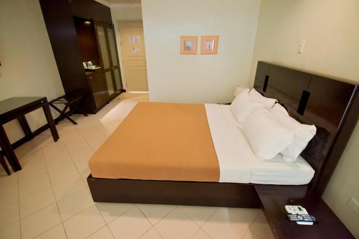 hotel tavern surigao