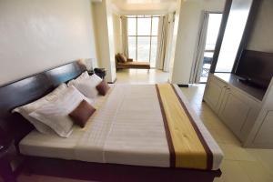 hotel tavern surigao