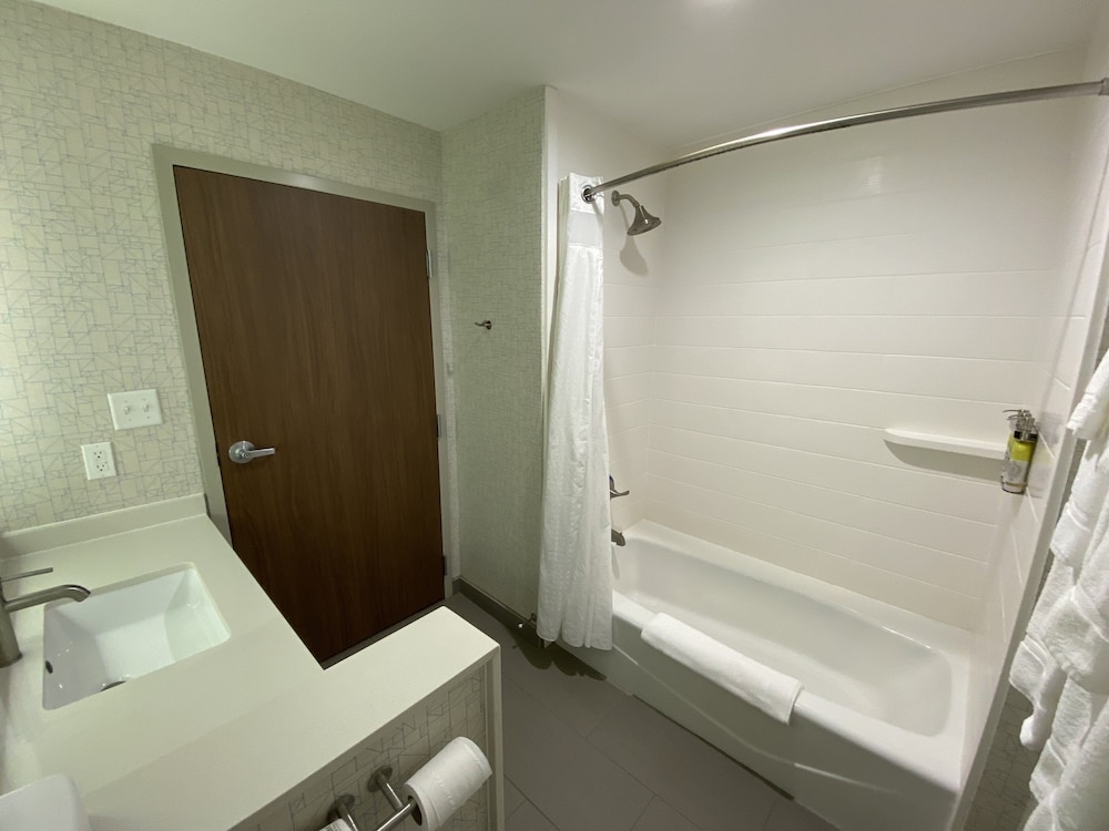 holiday inn express pineville alexandria area by ihg