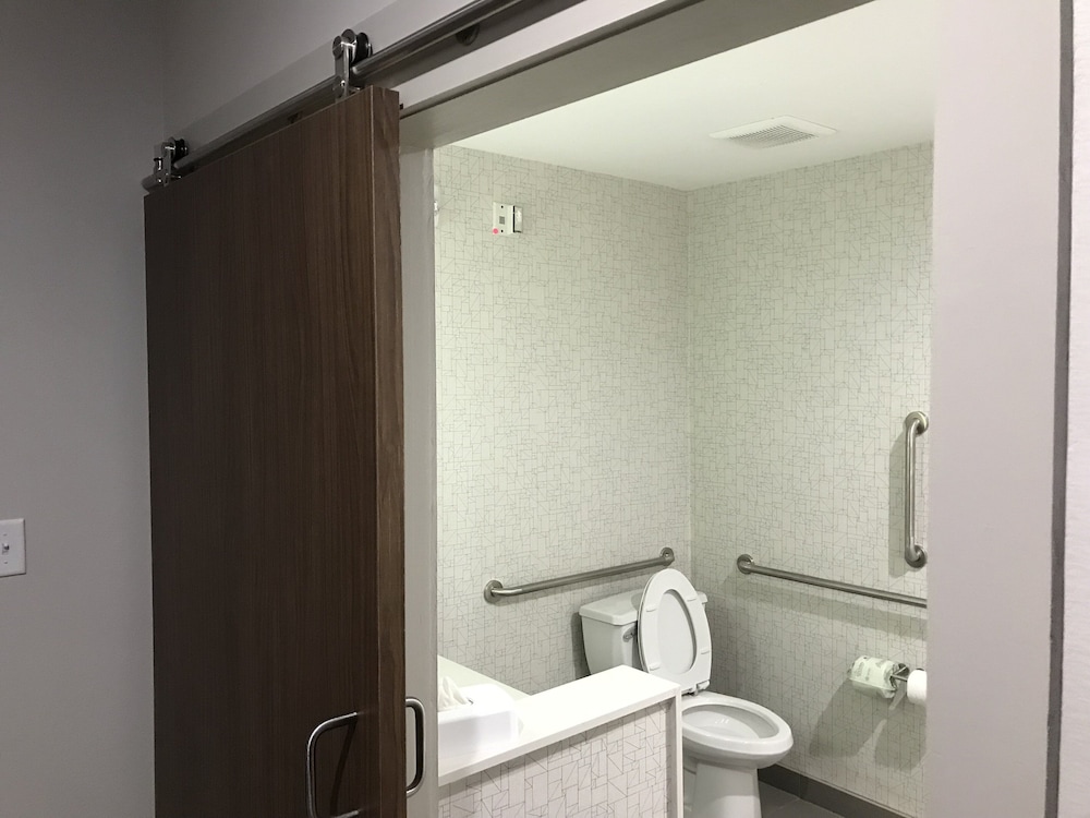 holiday inn express pineville alexandria area by ihg