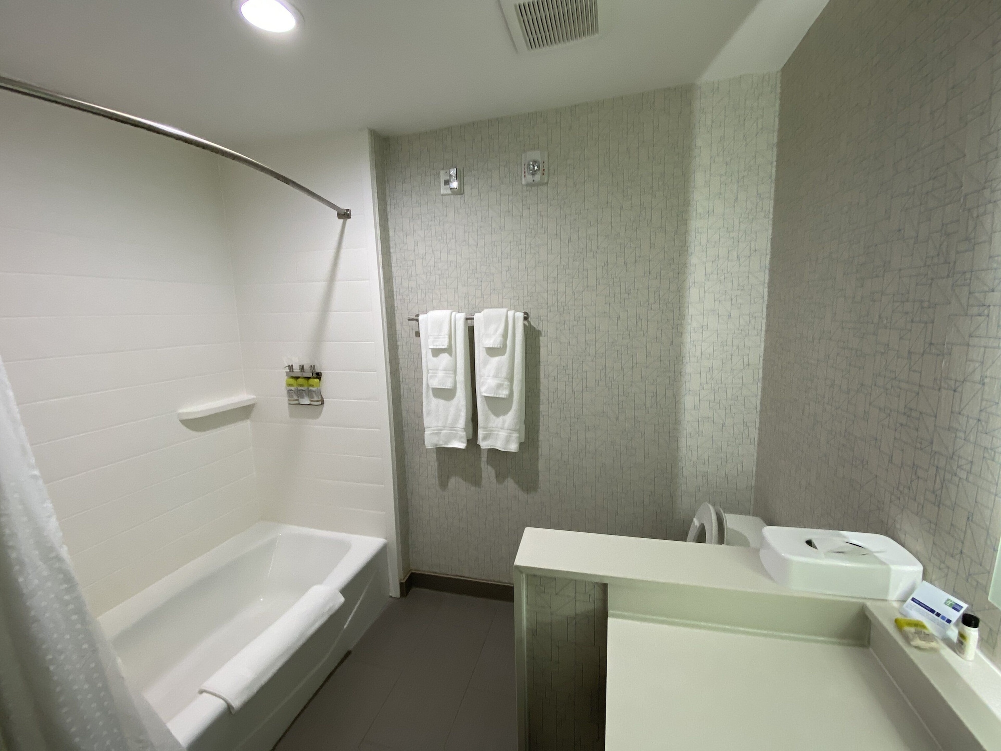 holiday inn express pineville alexandria area by ihg